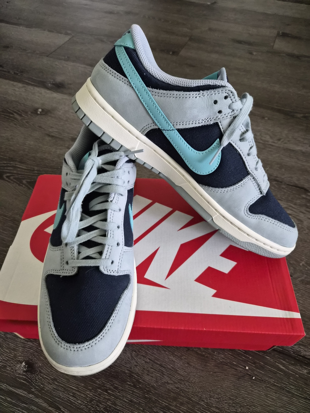 Nike Dunk Low Premium "Green Frost" – Size 9 – Worn Once Indoors!